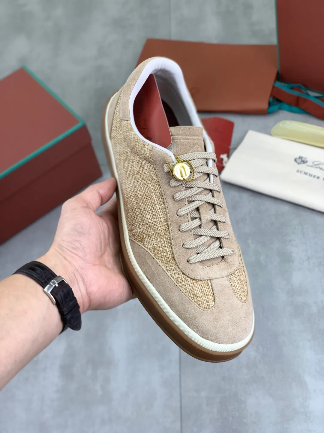 Men's Men's Shoes 💰P560 New Style 💰 The latest casual shoes Loro Piana 💯 Top grade 💯 Buy the original copy 💯 Founded the existing Loro Piana company on April 24, 1924. It is now the sixth generation of family business, providing the best quality products to customers who are discerning about taste and quality. Imported original fly woven fabrics with cowhide fabrics, plain calfskin lining, hand-stitched threads with cowhide feet, original packaging, high-end outsole, size: 38-45 (custom-made for 46), 7️⃣ colors available